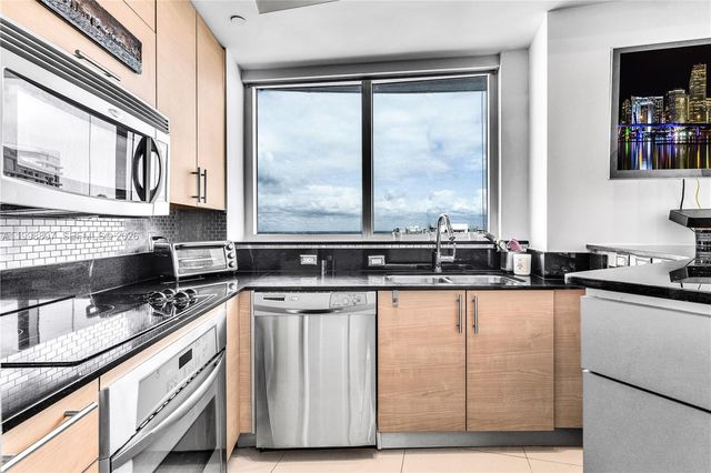 60 SW 13th St 4818, Miami, FL 33130