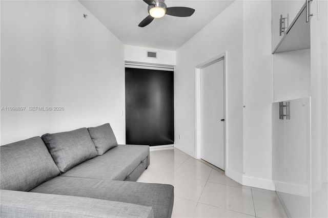 60 SW 13th St 4818, Miami, FL 33130