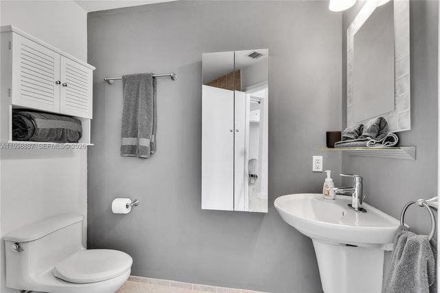 60 SW 13th St 4818, Miami, FL 33130