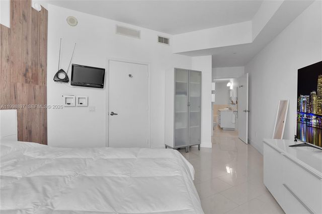 60 SW 13th St 4818, Miami, FL 33130