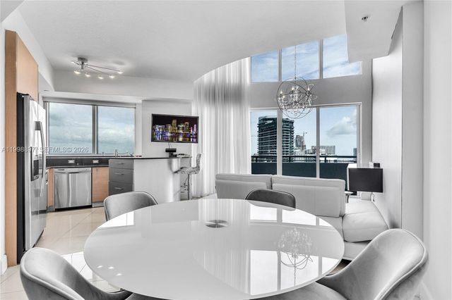 60 SW 13th St 4818, Miami, FL 33130