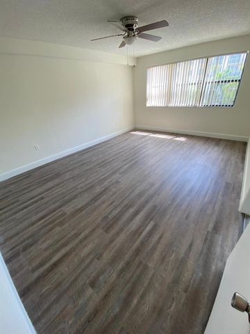 18335 NW 68 Avenue 750-205, Hialeah, FL 33015