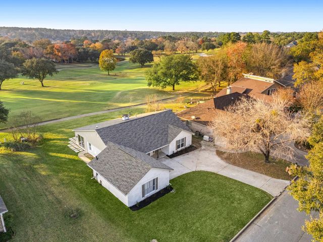 1328 Green Briar Drive, Huntsville, TX 77340
