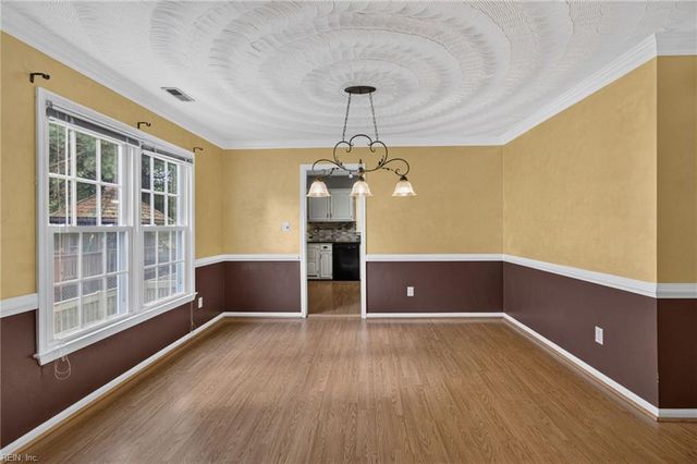 911 Edgewater DR, Newport News, VA 23602