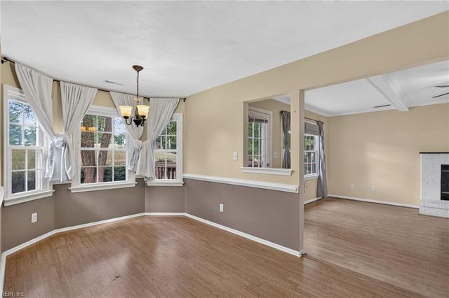 911 Edgewater DR, Newport News, VA 23602
