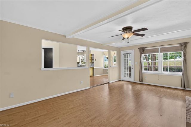911 Edgewater DR, Newport News, VA 23602