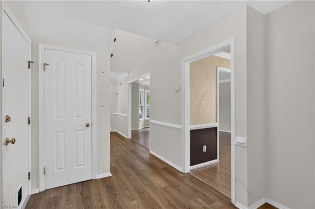 911 Edgewater DR, Newport News, VA 23602