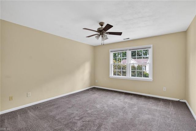 911 Edgewater DR, Newport News, VA 23602