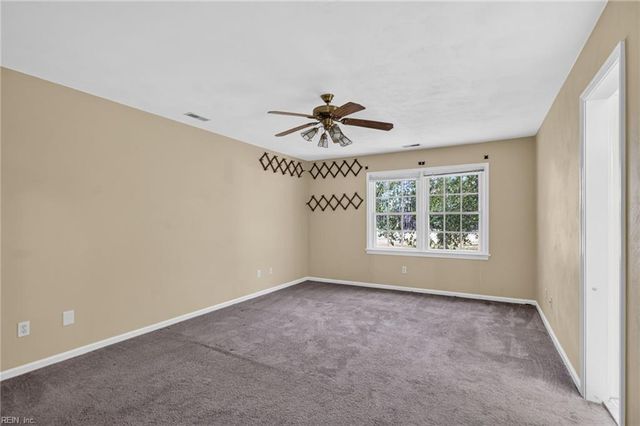 911 Edgewater DR, Newport News, VA 23602