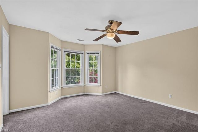 911 Edgewater DR, Newport News, VA 23602