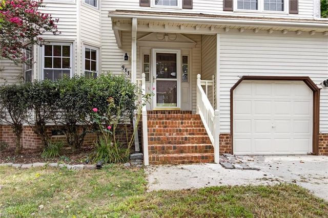 911 Edgewater DR, Newport News, VA 23602