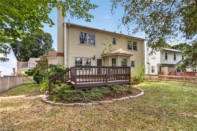 911 Edgewater DR, Newport News, VA 23602