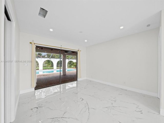 10251 NW 39th Ct, Coral Springs, FL 33065