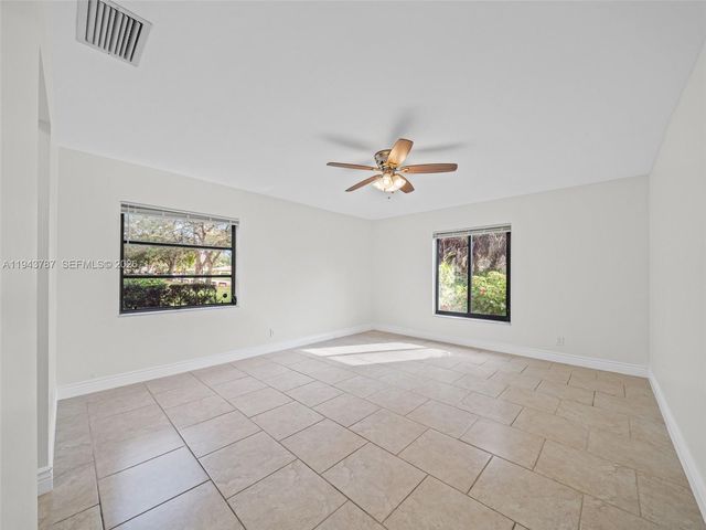 10251 NW 39th Ct, Coral Springs, FL 33065