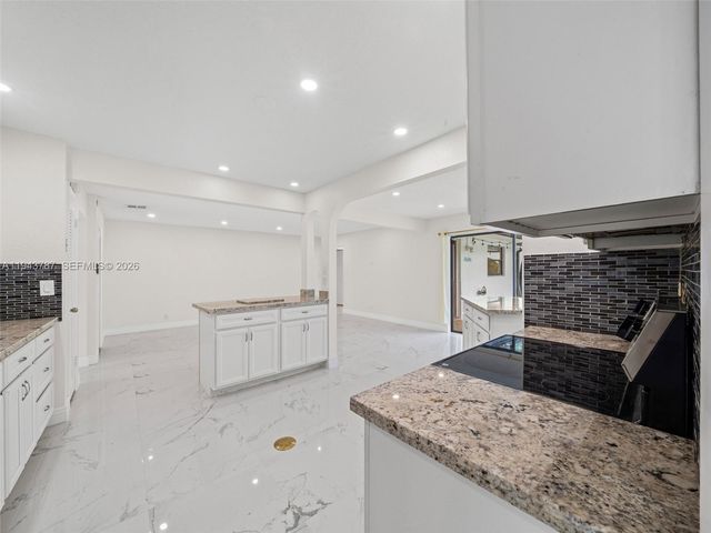 10251 NW 39th Ct, Coral Springs, FL 33065