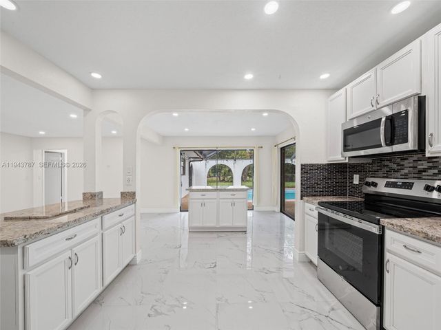 10251 NW 39th Ct, Coral Springs, FL 33065