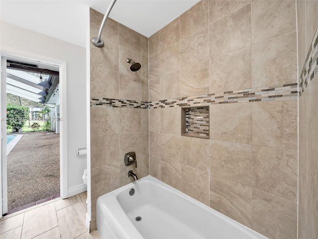 10251 NW 39th Ct, Coral Springs, FL 33065