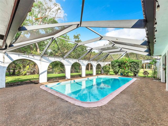 10251 NW 39th Ct, Coral Springs, FL 33065