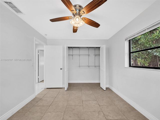 10251 NW 39th Ct, Coral Springs, FL 33065