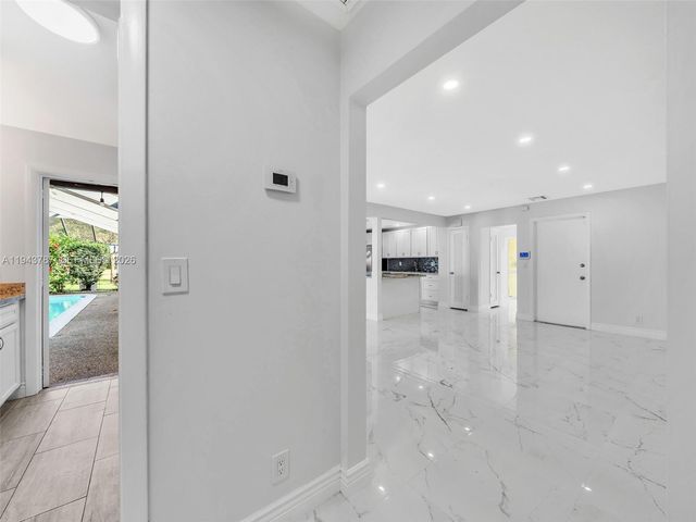 10251 NW 39th Ct, Coral Springs, FL 33065