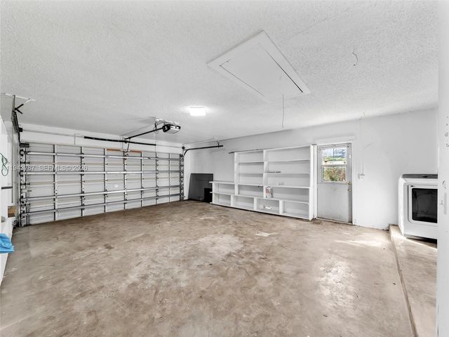 10251 NW 39th Ct, Coral Springs, FL 33065