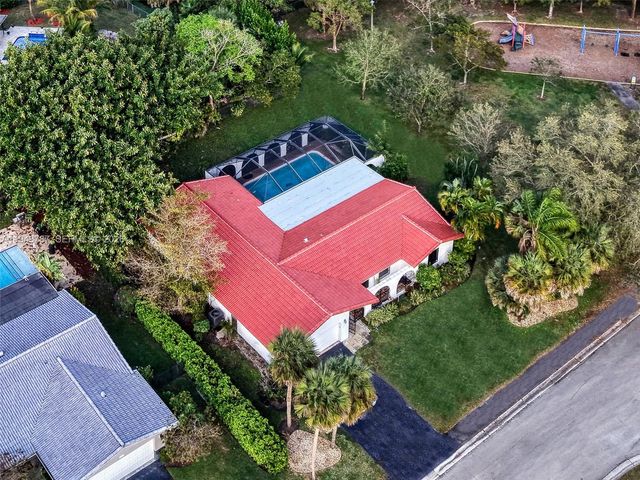 10251 NW 39th Ct, Coral Springs, FL 33065