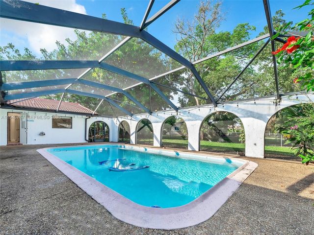 10251 NW 39th Ct, Coral Springs, FL 33065