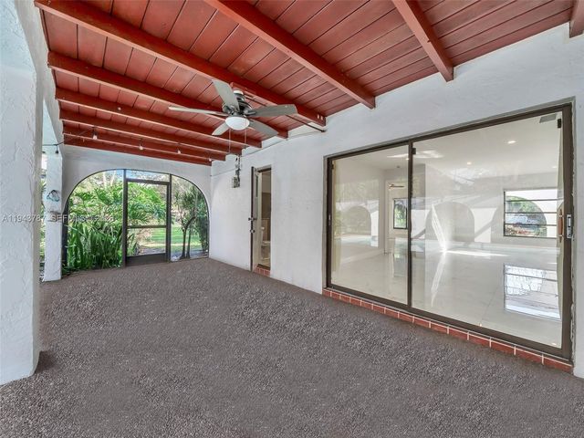 10251 NW 39th Ct, Coral Springs, FL 33065