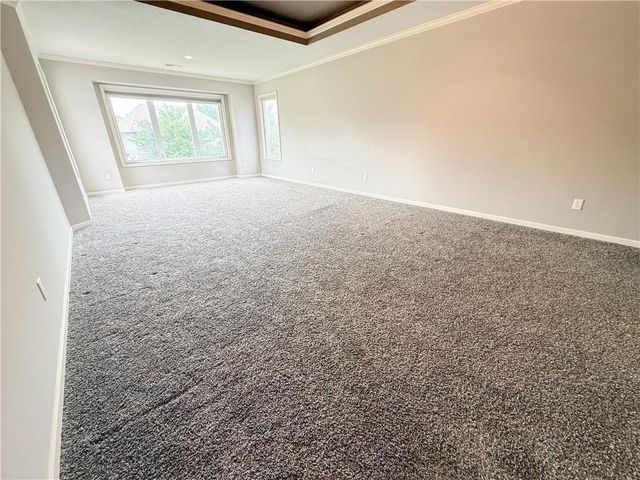308 NE Hidden Valley Way, Lee's Summit, MO 64064