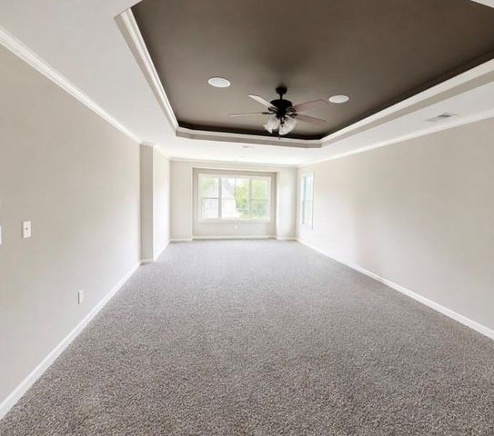308 NE Hidden Valley Way, Lee's Summit, MO 64064