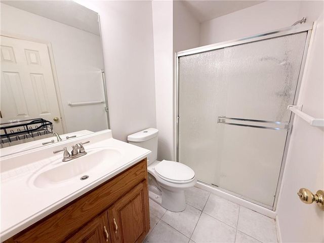 308 NE Hidden Valley Way, Lee's Summit, MO 64064