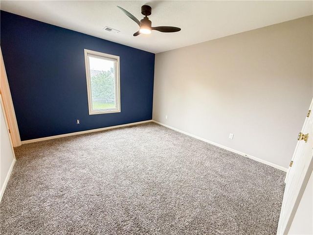 308 NE Hidden Valley Way, Lee's Summit, MO 64064