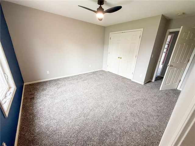 308 NE Hidden Valley Way, Lee's Summit, MO 64064