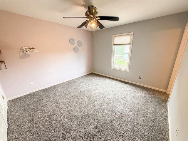 308 NE Hidden Valley Way, Lee's Summit, MO 64064