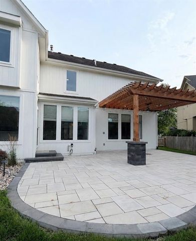 308 NE Hidden Valley Way, Lee's Summit, MO 64064