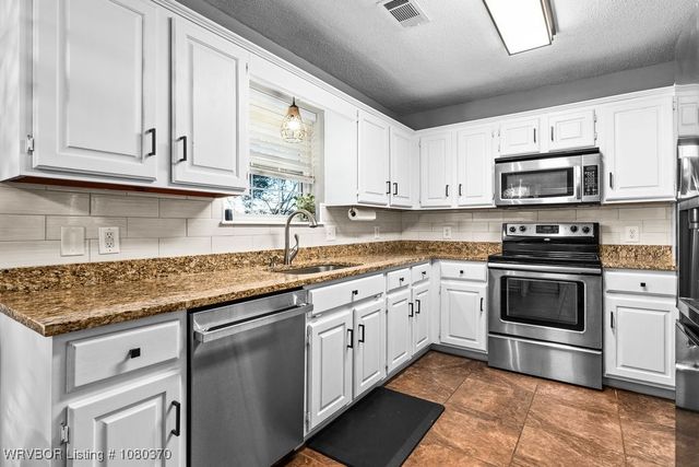 1713 Woodwind Way, Van Buren, AR 72956