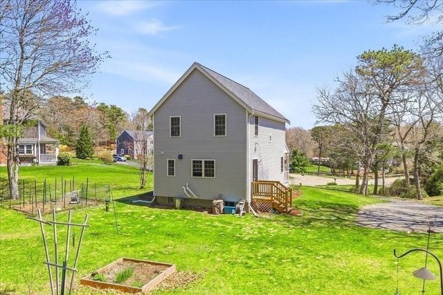 18 White Violet Lane, Plymouth, MA 02360