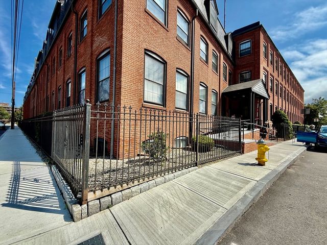 10 Weston Ave #411, Quincy, MA 02170