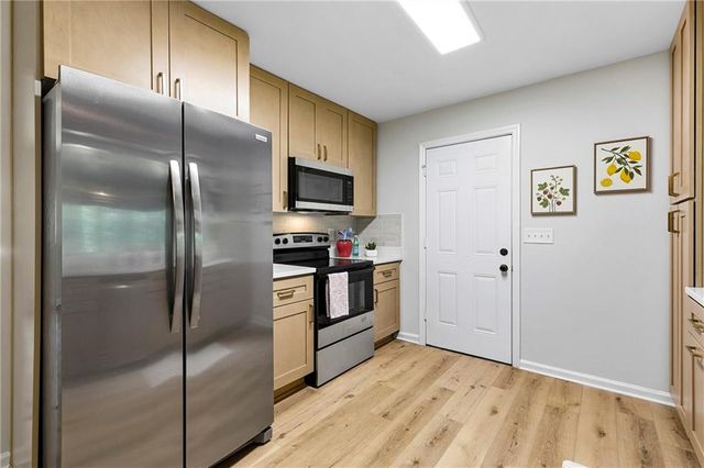 4661 Spring Ridge Drive, Flowery Branch, GA 30542