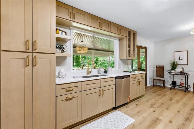 4661 Spring Ridge Drive, Flowery Branch, GA 30542