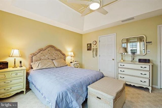 412 E OAKMEADE DR, Wilmington, DE 19810