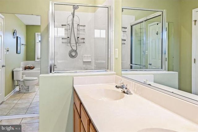 412 E OAKMEADE DR, Wilmington, DE 19810