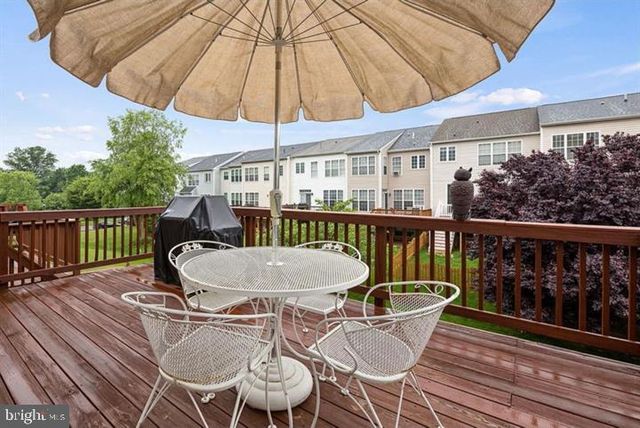 412 E OAKMEADE DR, Wilmington, DE 19810