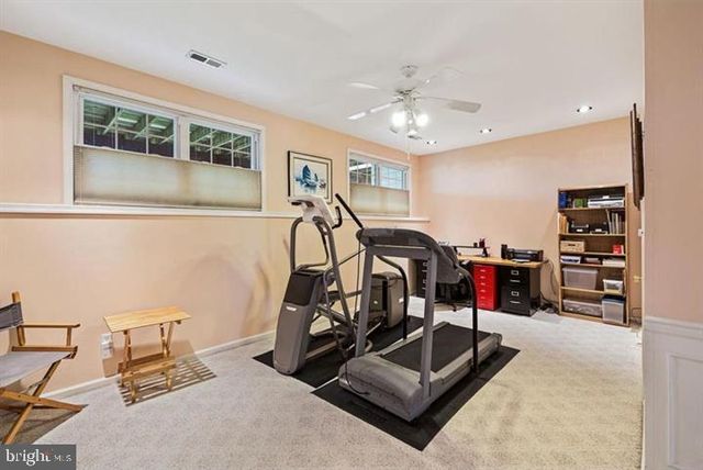 412 E OAKMEADE DR, Wilmington, DE 19810
