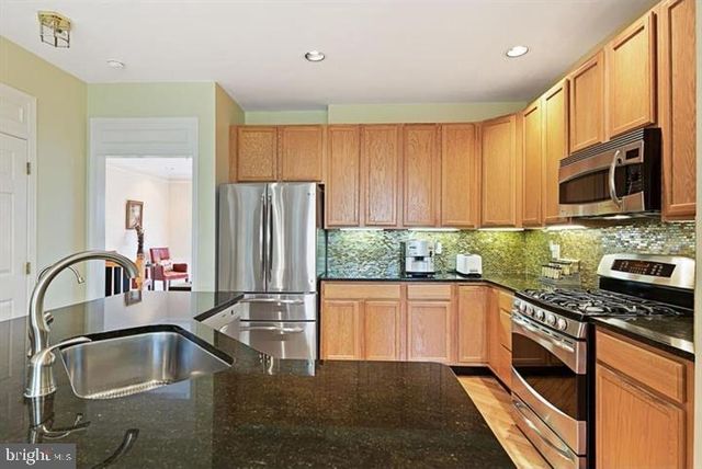 412 E OAKMEADE DR, Wilmington, DE 19810