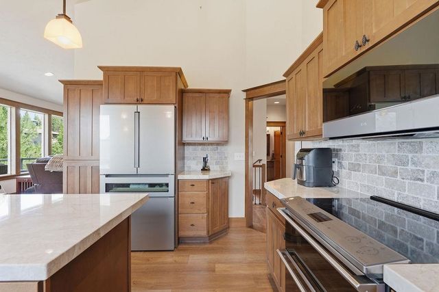 1211 E Quartz Ln, Spokane, WA 99208