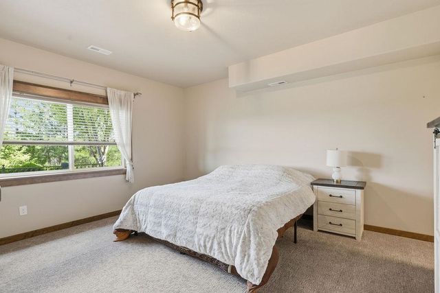 1211 E Quartz Ln, Spokane, WA 99208
