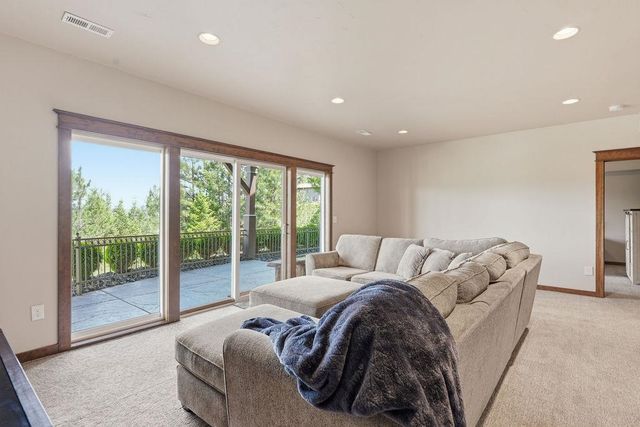 1211 E Quartz Ln, Spokane, WA 99208