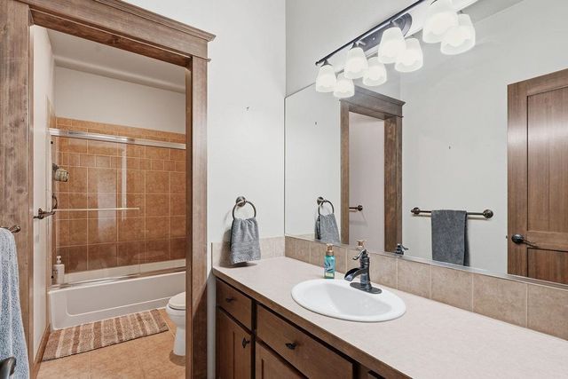 1211 E Quartz Ln, Spokane, WA 99208