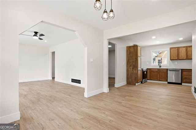 1902 Mural Circle, Morrow, GA 30260